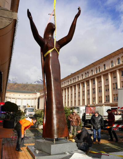 Remise en place après restauration de la statue Europe