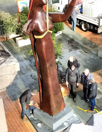 Remise en place après restauration de la statue Europe
