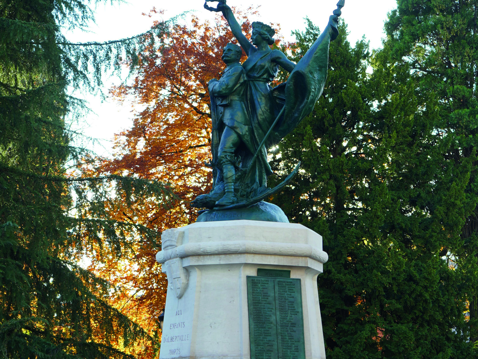 monument mort, automne