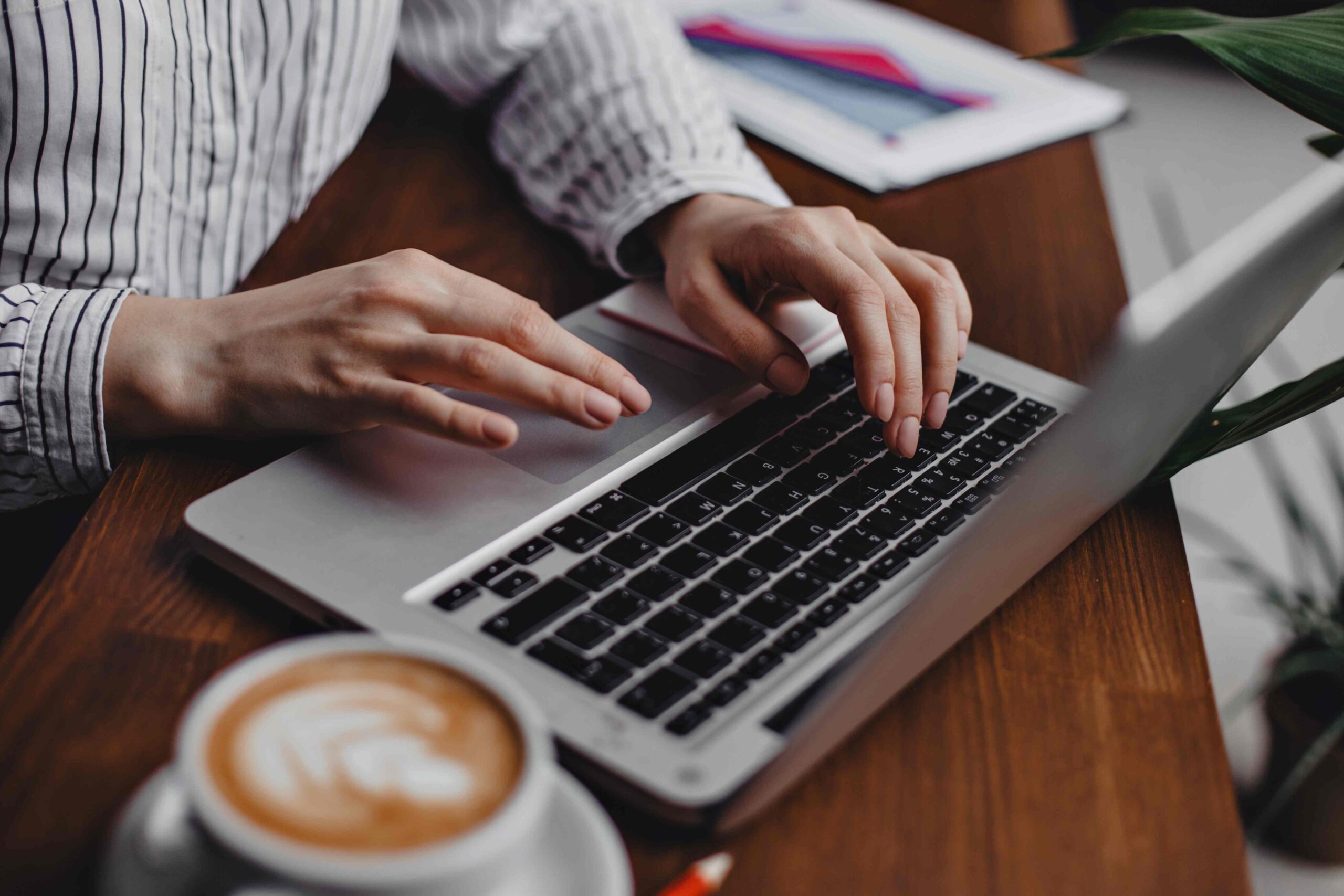 atelier numérique, ordinateur, recherches, informatique, clavier