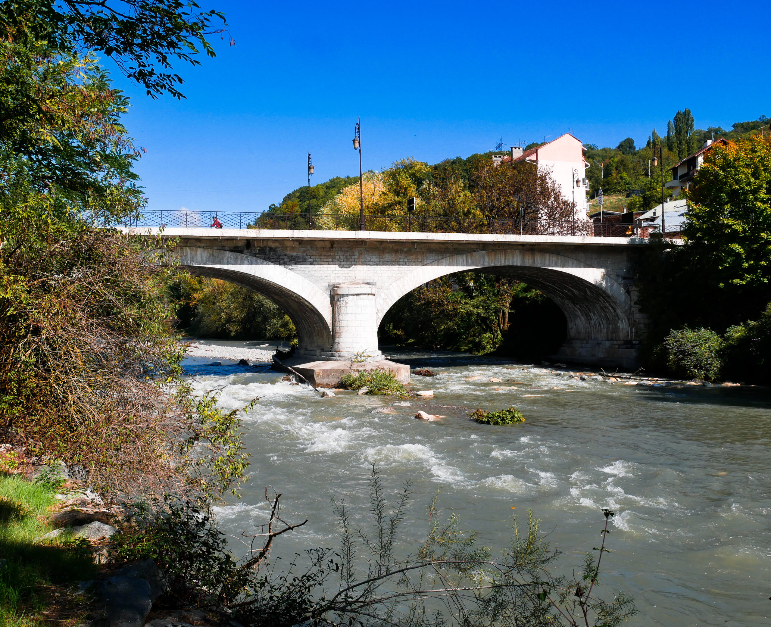 Pont adoube Pont adoube, arly, eau, albertville