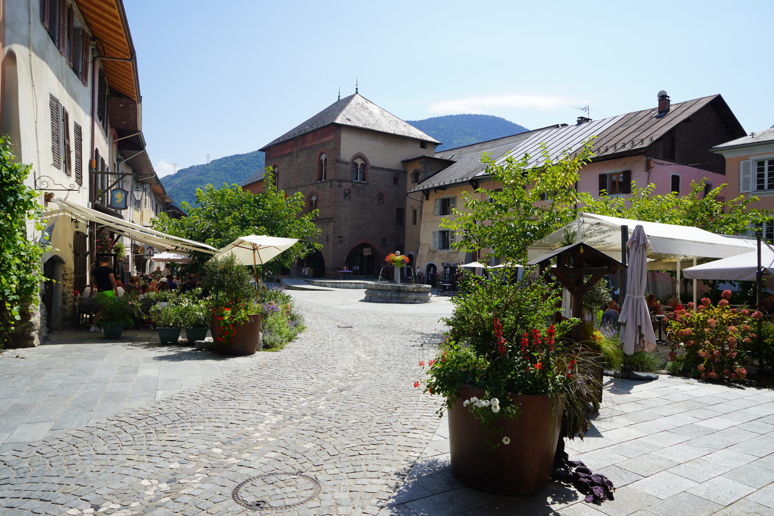 Grande Place de Conflans