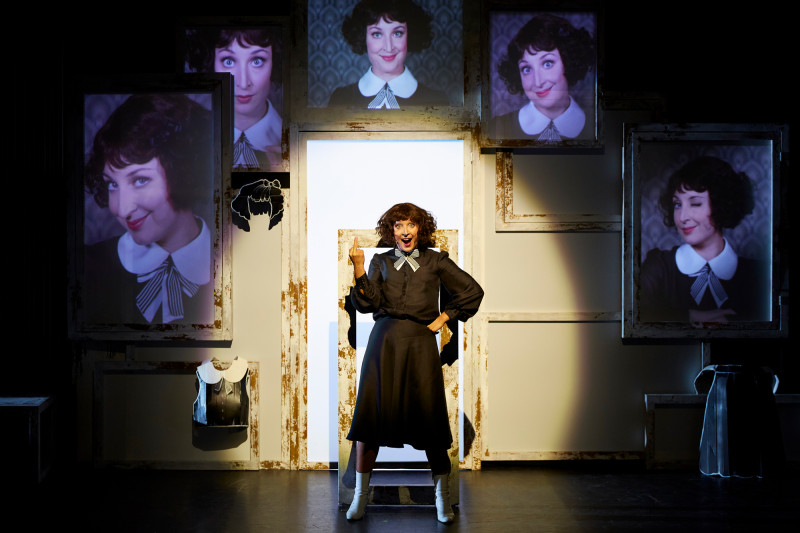 music-hall-colete- music-hall-colete-